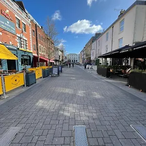 https://oxford-street-stays.tophotelsbath.com